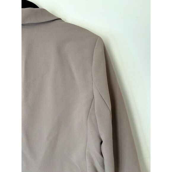 H&M 2 Button Classic Neutral Career Women's Blazer Beige Size Medium New - Picture 14 of 16